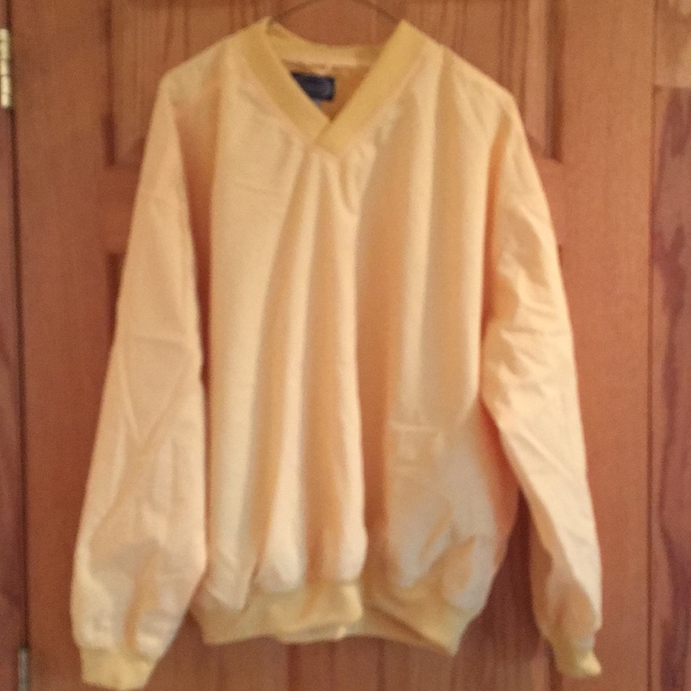 Windbreaker pullover